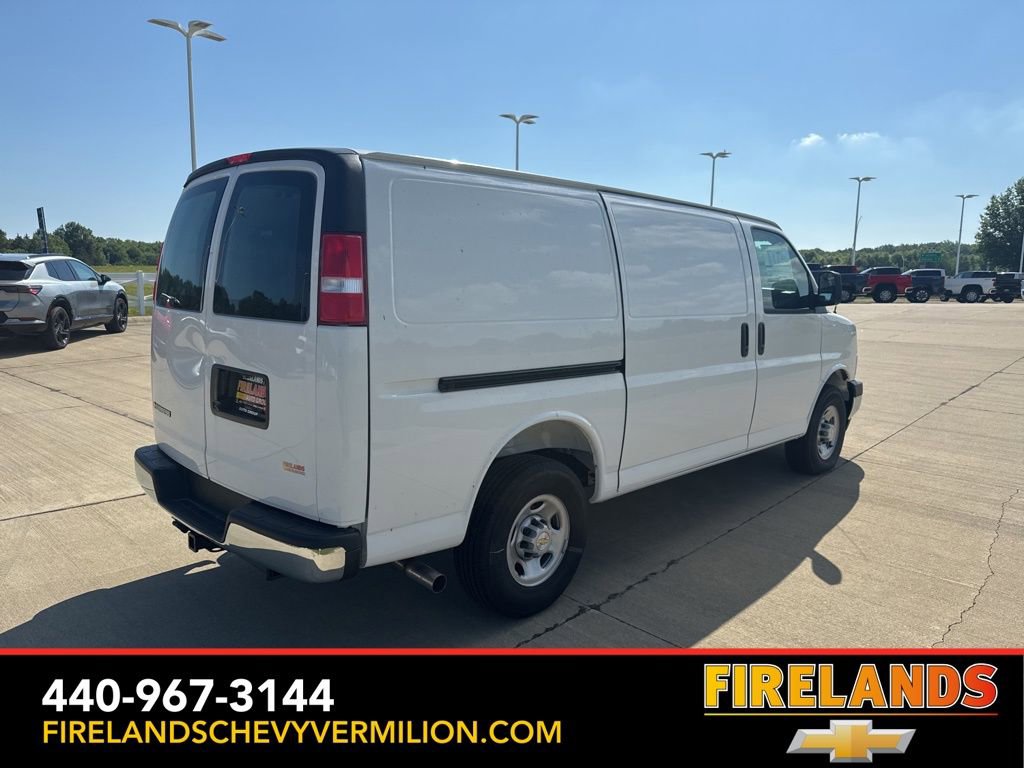 2025 Chevrolet Express Cargo Work Van - Photo 9