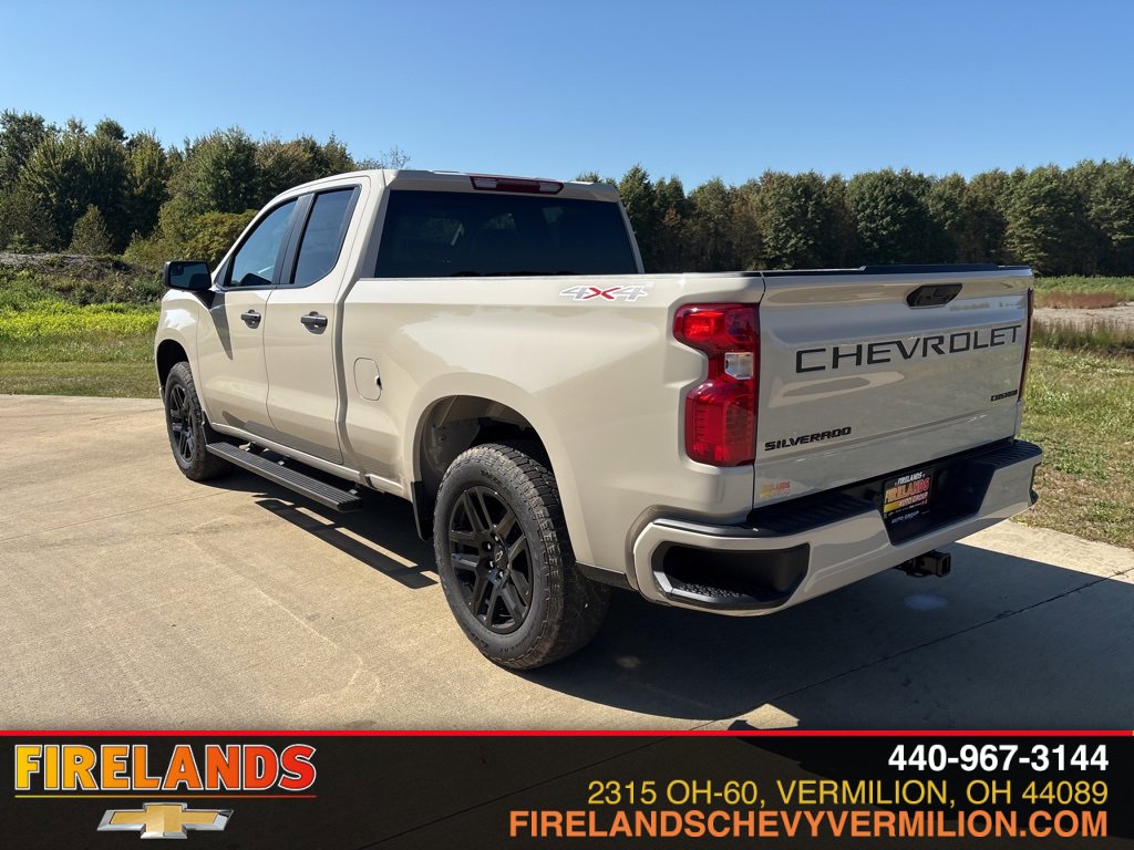 2026 Chevrolet Silverado 1500 Custom photo 3