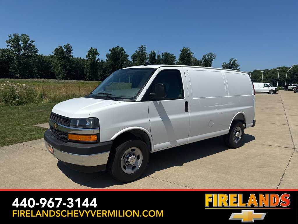 2025 Chevrolet Express Cargo Work Van's photo