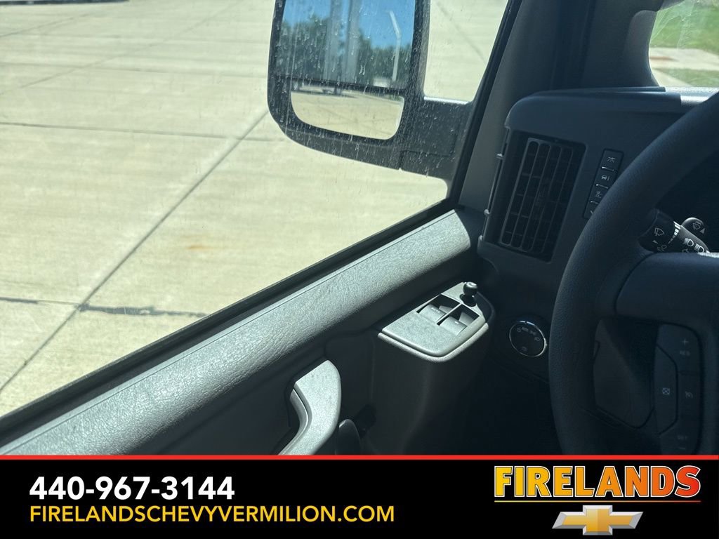2025 Chevrolet Express Cargo Work Van - Photo 16
