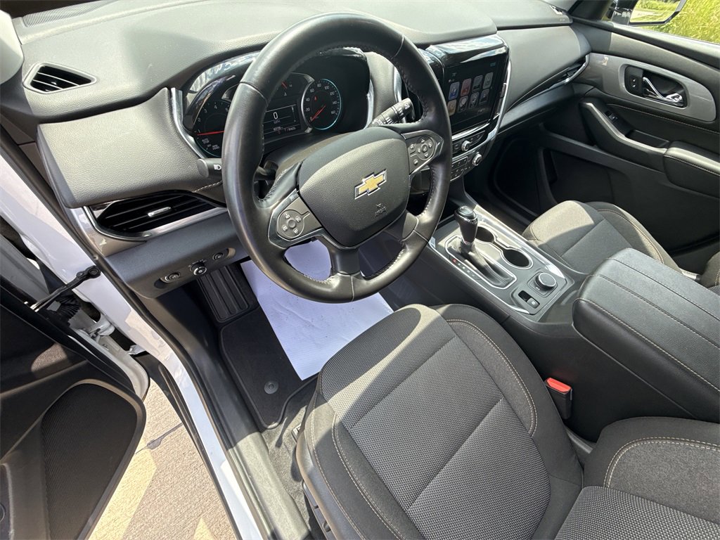 Used 2019 Chevrolet Traverse 1LT with VIN 1GNERGKW6KJ309000 for sale in Vermilion, OH