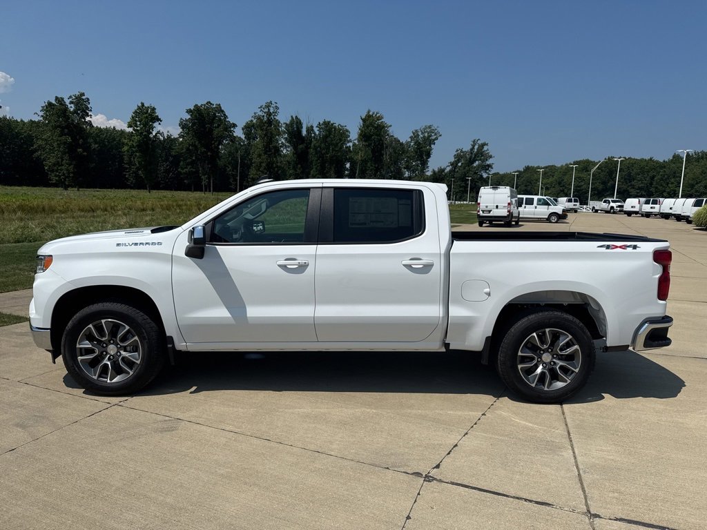 2025 Chevrolet Silverado 1500 LT photo 2