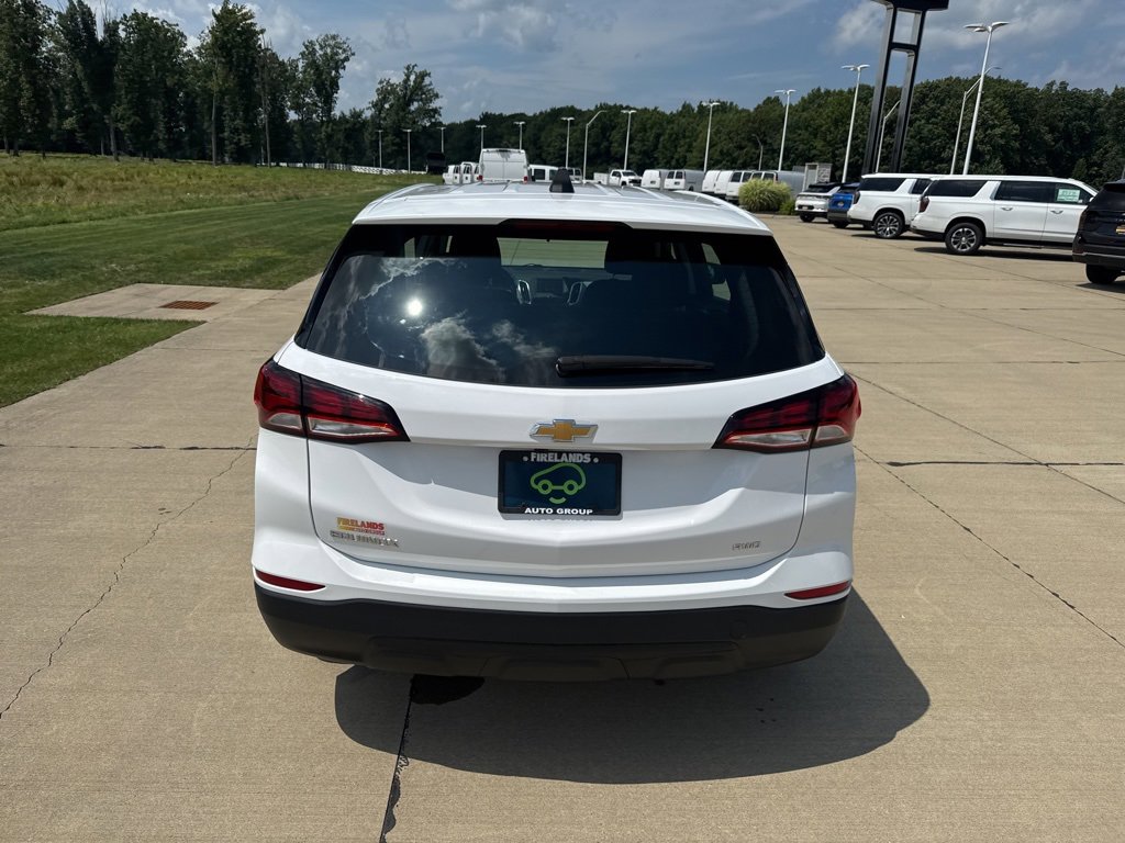 2024 Chevrolet Equinox LS photo 3
