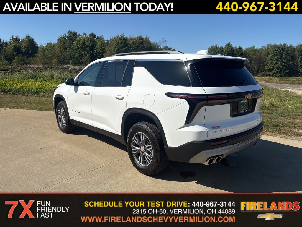2025 Chevrolet Traverse photo 3
