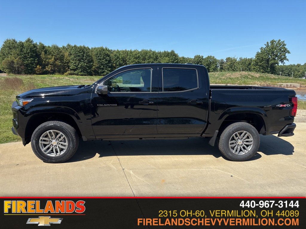 2026 Chevrolet Colorado LT photo 2