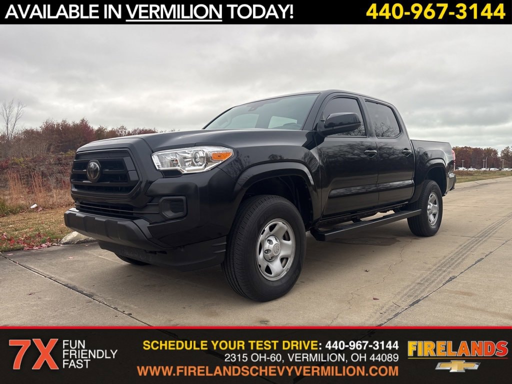2022 Toyota Tacoma SR's photo