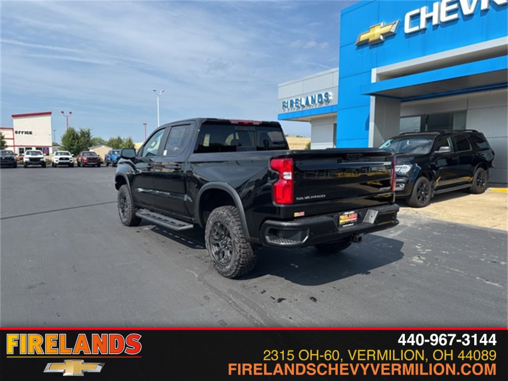 2025 Chevrolet Silverado 1500 ZR2 photo 2