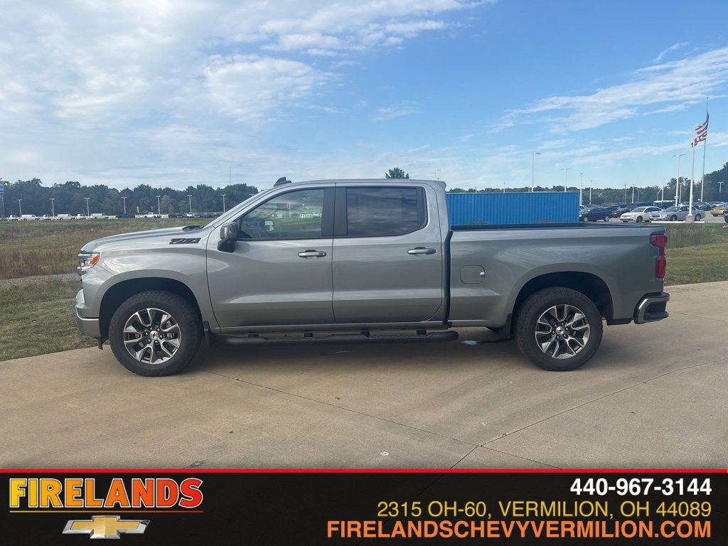 2026 Chevrolet Silverado 1500 RST photo 2
