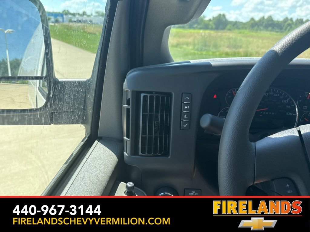 2025 Chevrolet Express Cargo Work Van - Photo 15