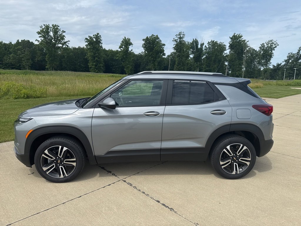 Used 2024 Chevrolet TrailBlazer LT with VIN KL79MRSL8RB087524 for sale in Vermilion, OH