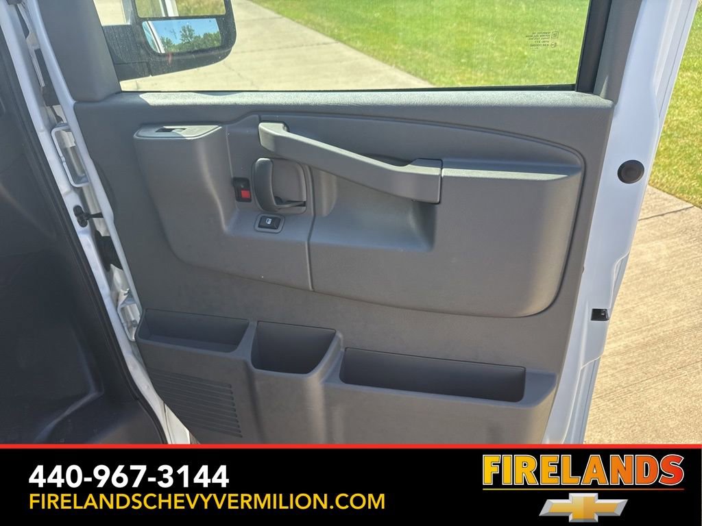 2025 Chevrolet Express Cargo Work Van - Photo 26
