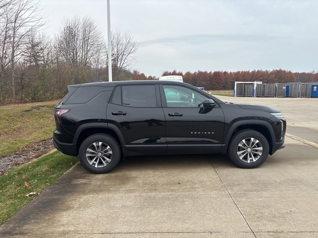 2026 Chevrolet Equinox LT photo 4