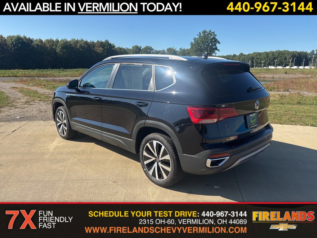 2024 Volkswagen Taos SE photo 2
