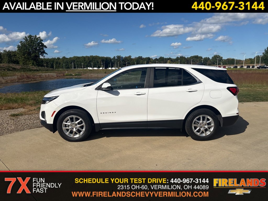 2022 Chevrolet Equinox LT photo 2