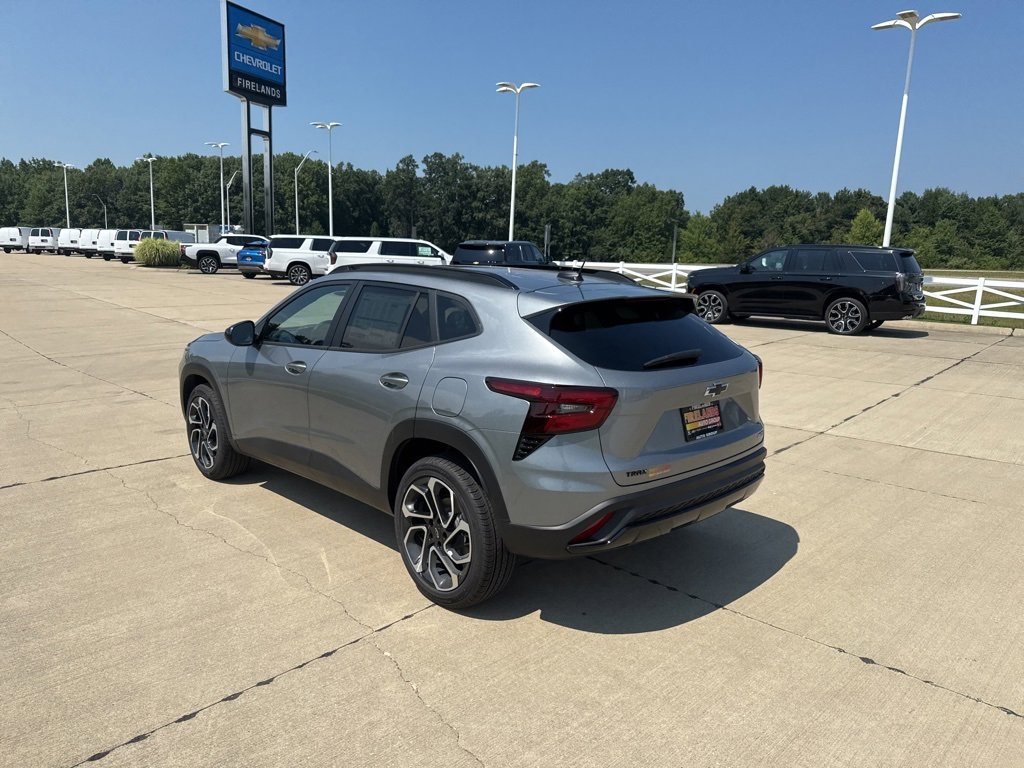 2025 Chevrolet Trax photo 3