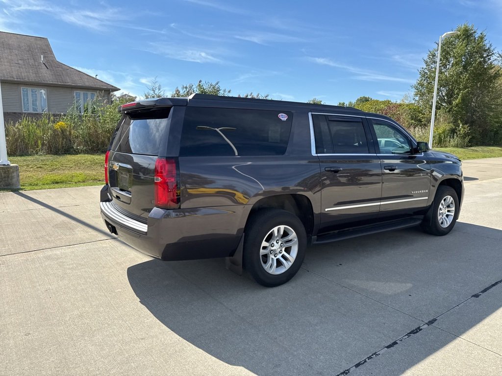 2017 Chevrolet Suburban LS photo 4