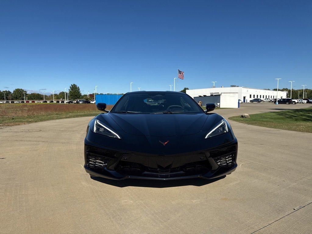2024 Chevrolet Corvette Stingray 2LT photo 2