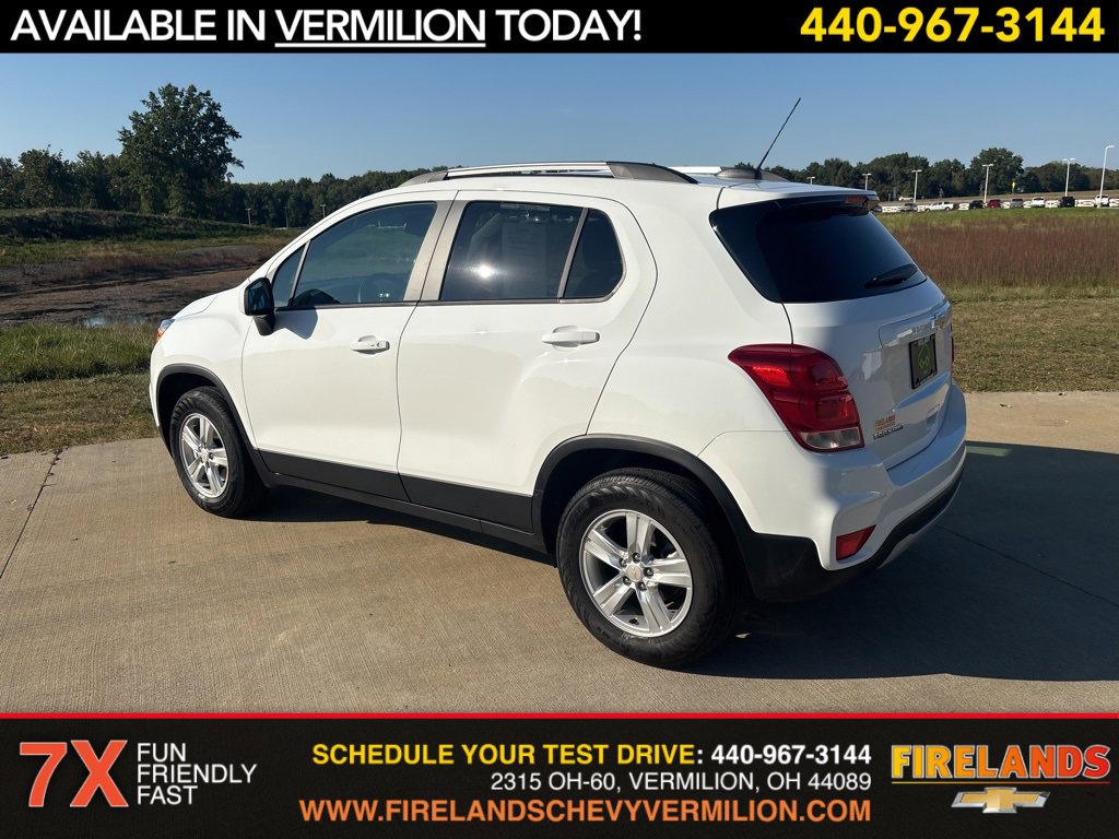 2022 Chevrolet Trax LT photo 2