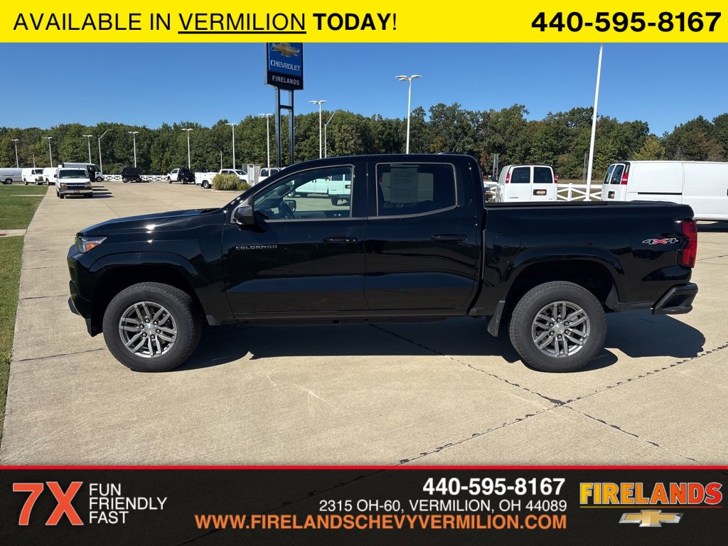 2023 Chevrolet Colorado LT photo 2