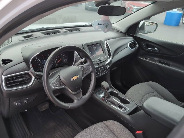2022 Chevrolet Equinox LT photo 3
