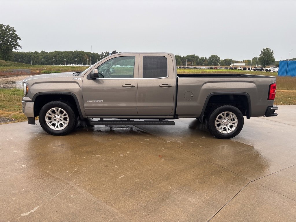 2017 Gmc Sierra 1500 SLE photo 2