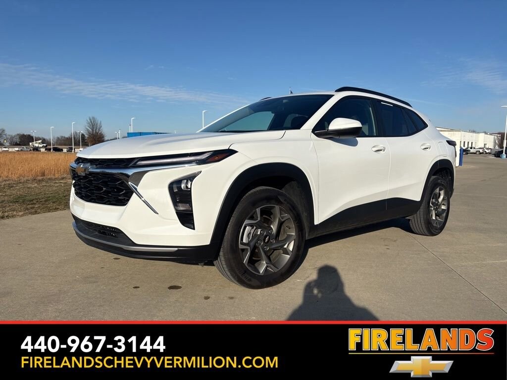 Used 2025 Chevrolet Trax LT SUV