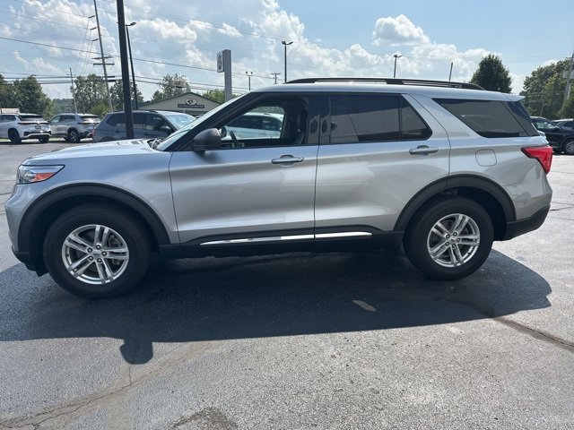 2021 Ford Explorer XLT photo 2