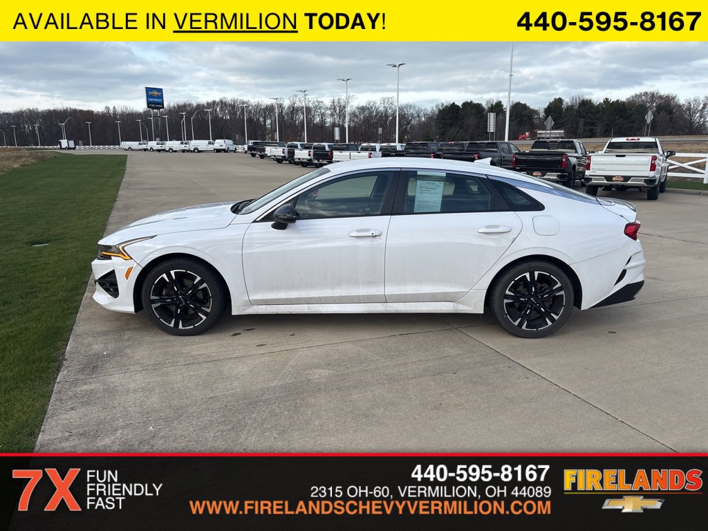 2024 Kia K5 GT-Line photo 2