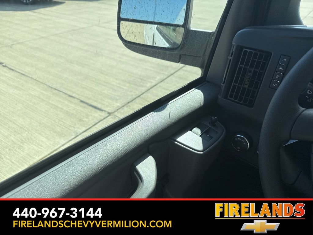 2025 Chevrolet Express Cargo Work Van - Photo 19