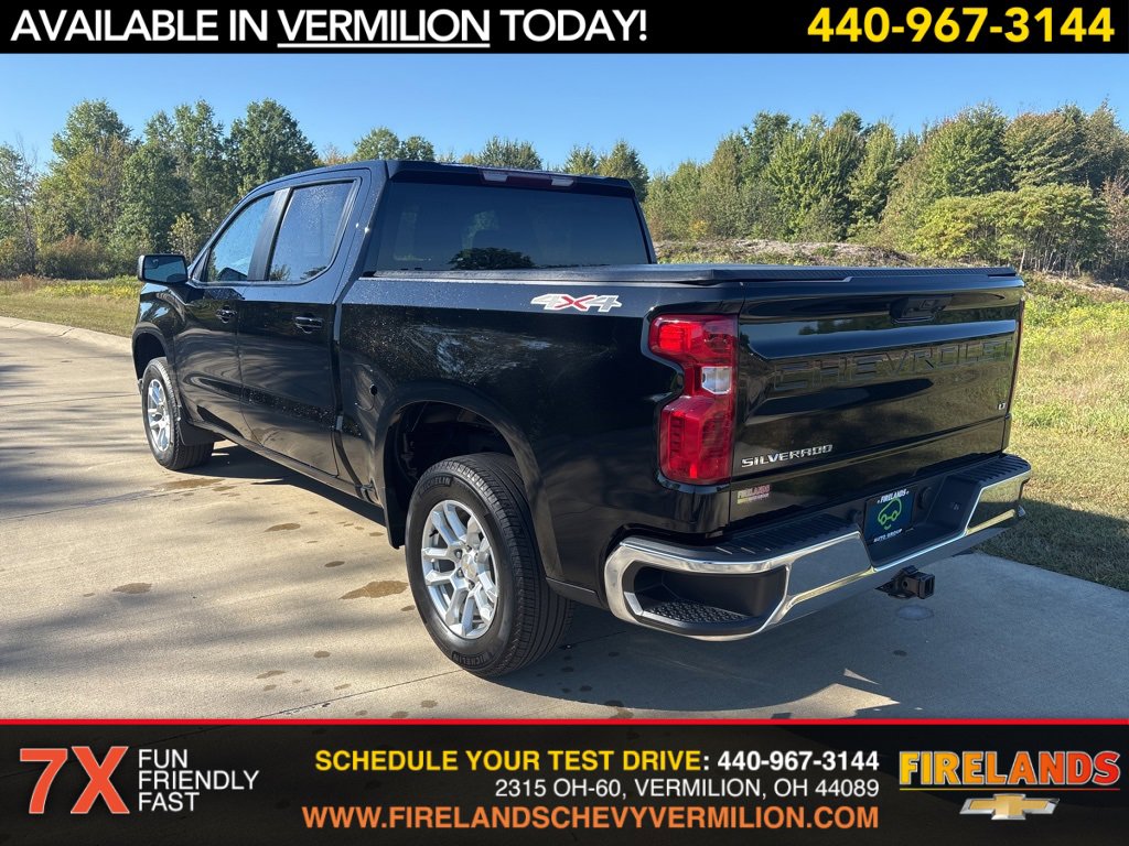 2022 Chevrolet Silverado 1500 LT photo 3