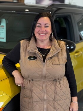 Staff member Lisa Riley from ID_b69f6b1350f8