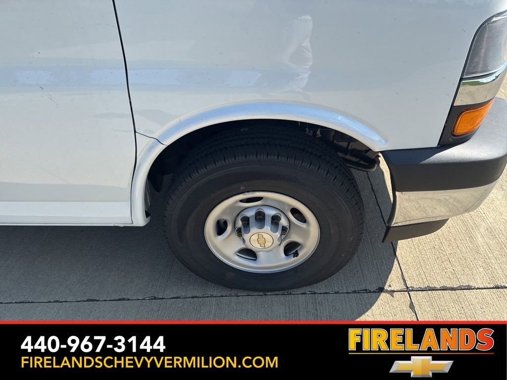 2025 Chevrolet Express Cargo Work Van - Photo 40