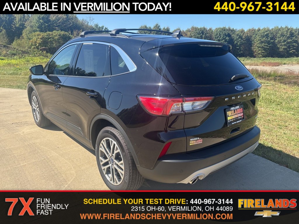 2022 Ford Escape SEL photo 3