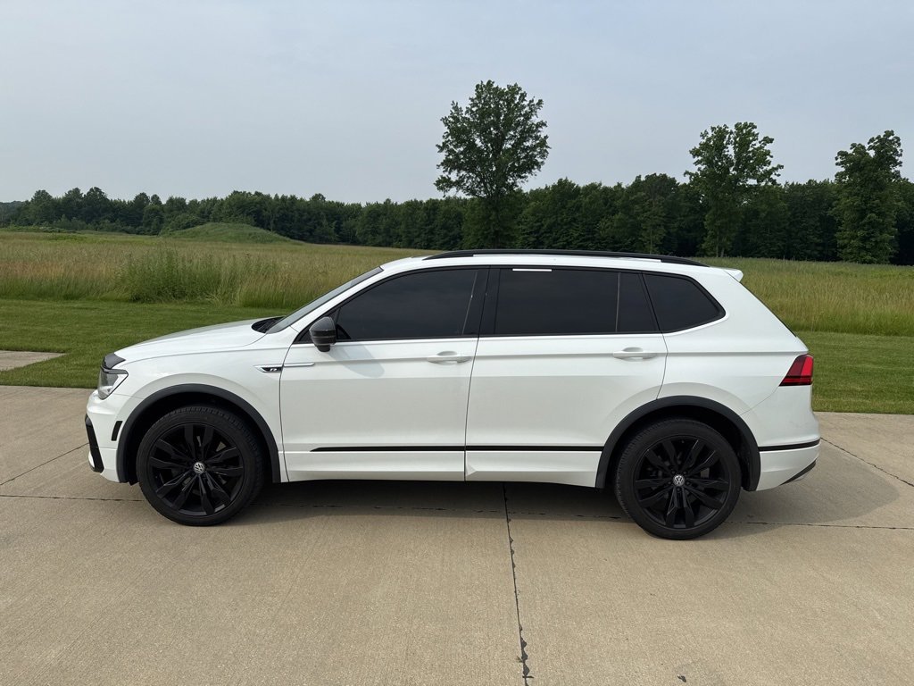 Used 2020 Volkswagen Tiguan SE R-LINE BLACK with VIN 3VV2B7AX2LM163999 for sale in Vermilion, OH