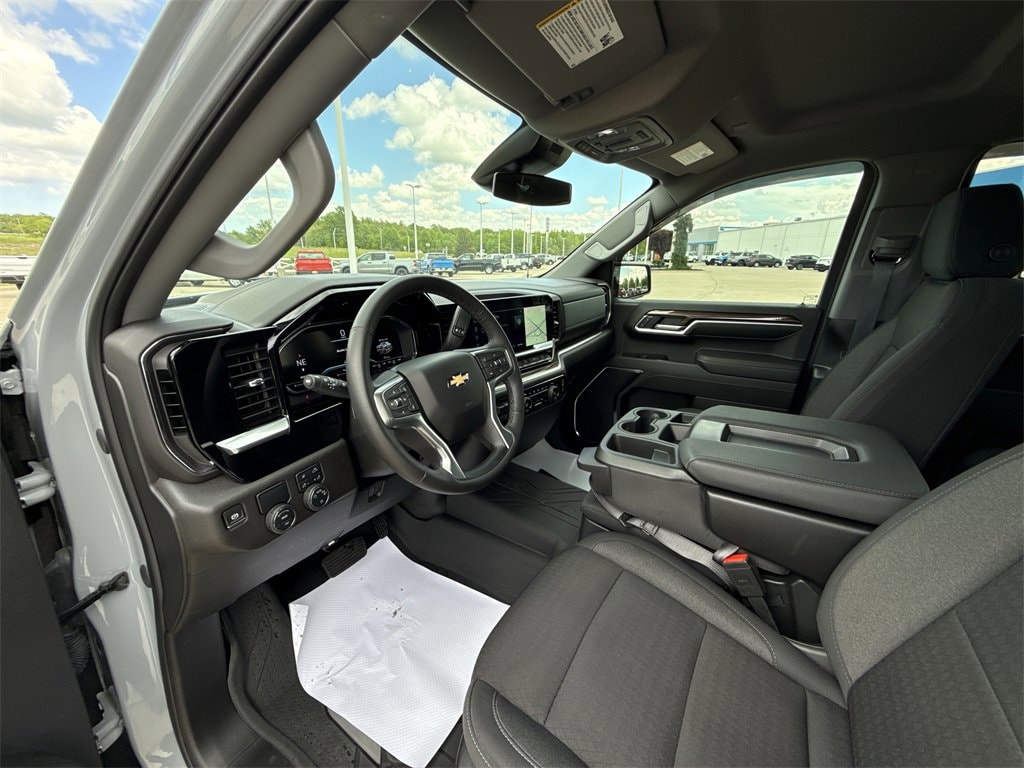 Used 2024 Chevrolet Silverado 1500 LT with VIN 1GCVACED5RZ339765 for sale in Vermilion, OH