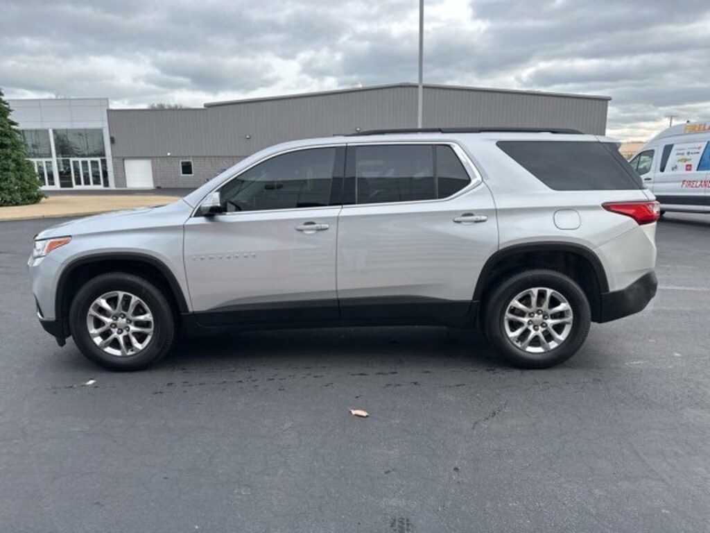 Used 2021 Chevrolet Traverse LT Cloth SUV
