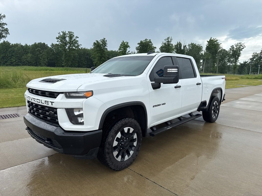 Used 2020 Chevrolet Silverado 2500HD Custom with VIN 1GC4YME7XLF318099 for sale in Vermilion, OH