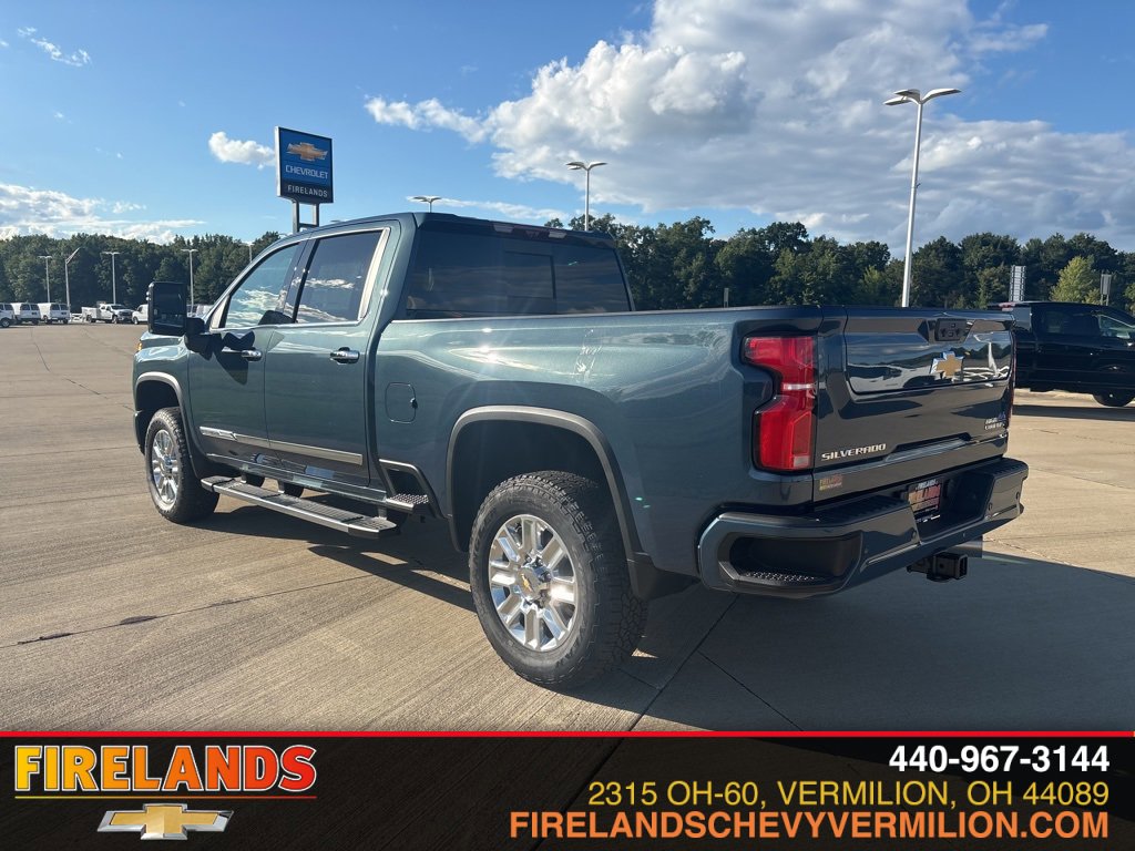 2025 Chevrolet Silverado 3500HD High Country photo 3