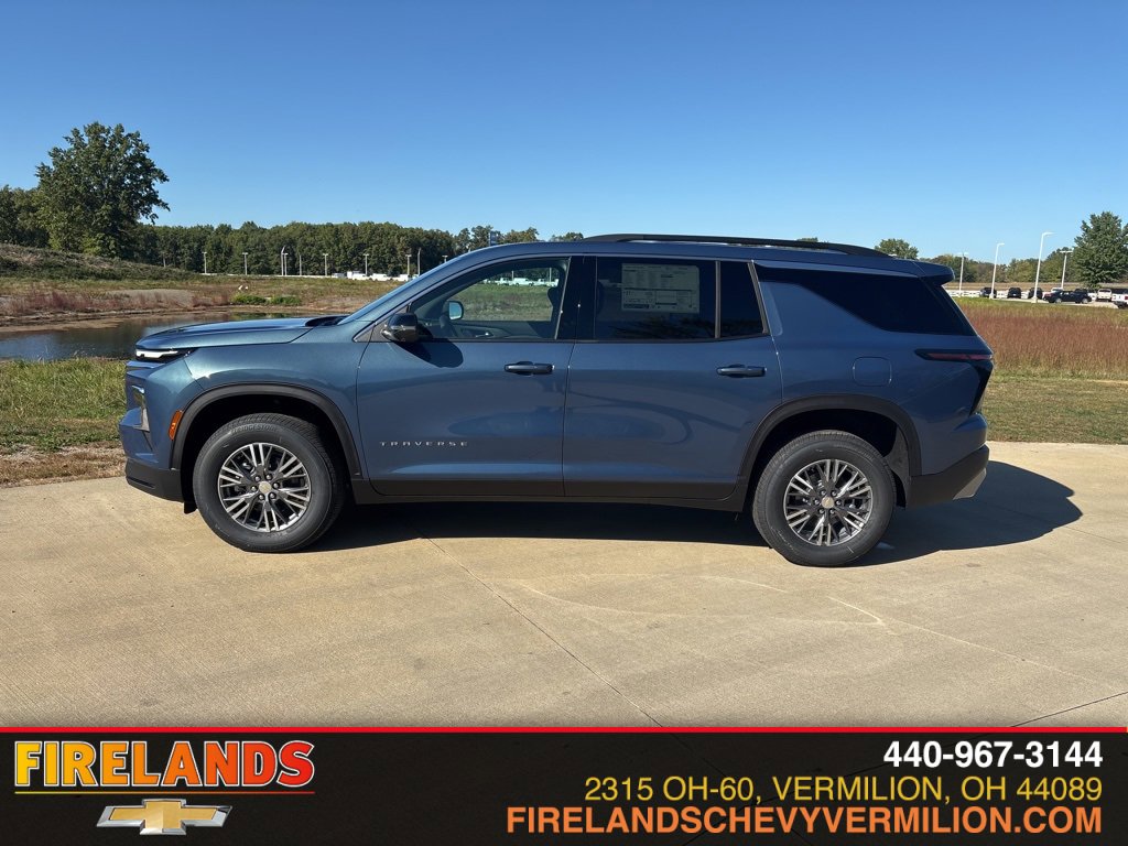 2026 Chevrolet Traverse photo 2