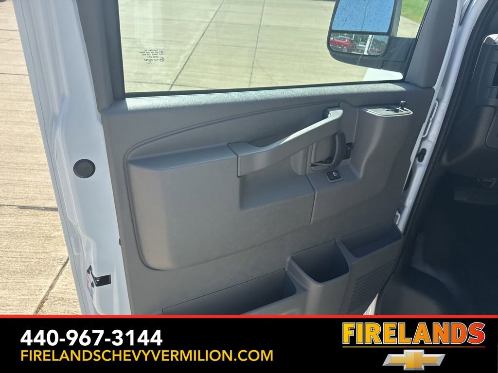 2025 Chevrolet Express Cargo Work Van - Photo 13
