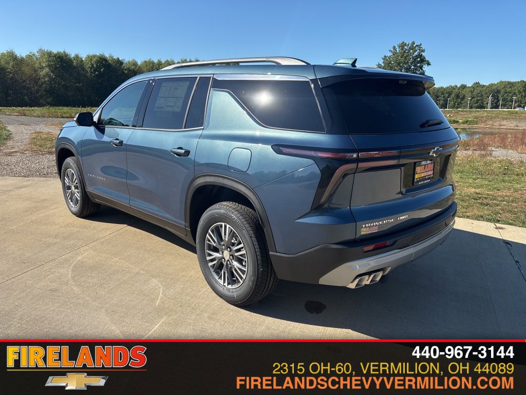 2026 Chevrolet Traverse photo 3