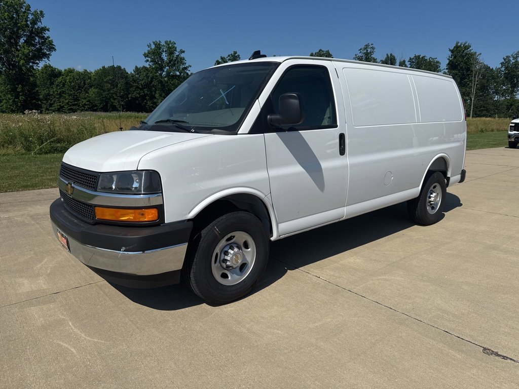 2025 Chevrolet Express Cargo Work Van's photo