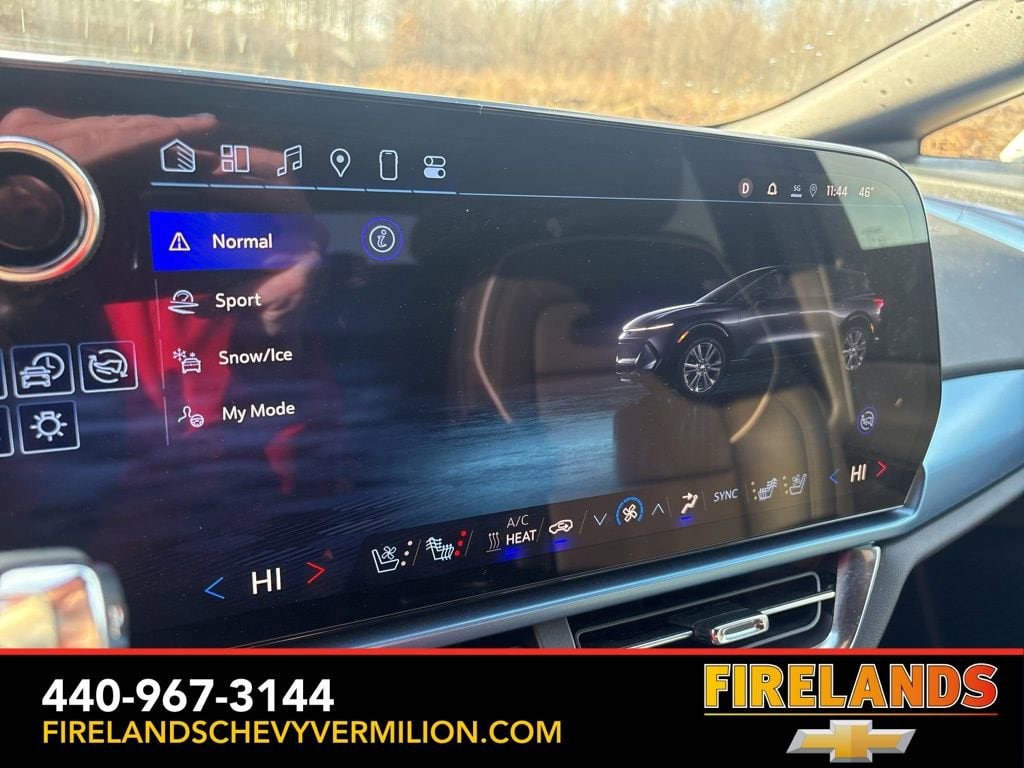 Used 2024 Chevrolet Equinox EV LT with VIN 3GN7DMRPXRS298211 for sale in Vermilion, OH