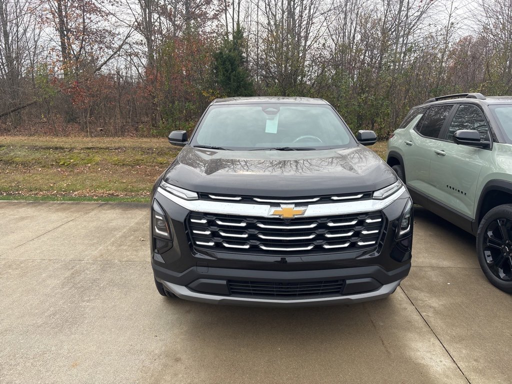 2026 Chevrolet Equinox LT photo 2