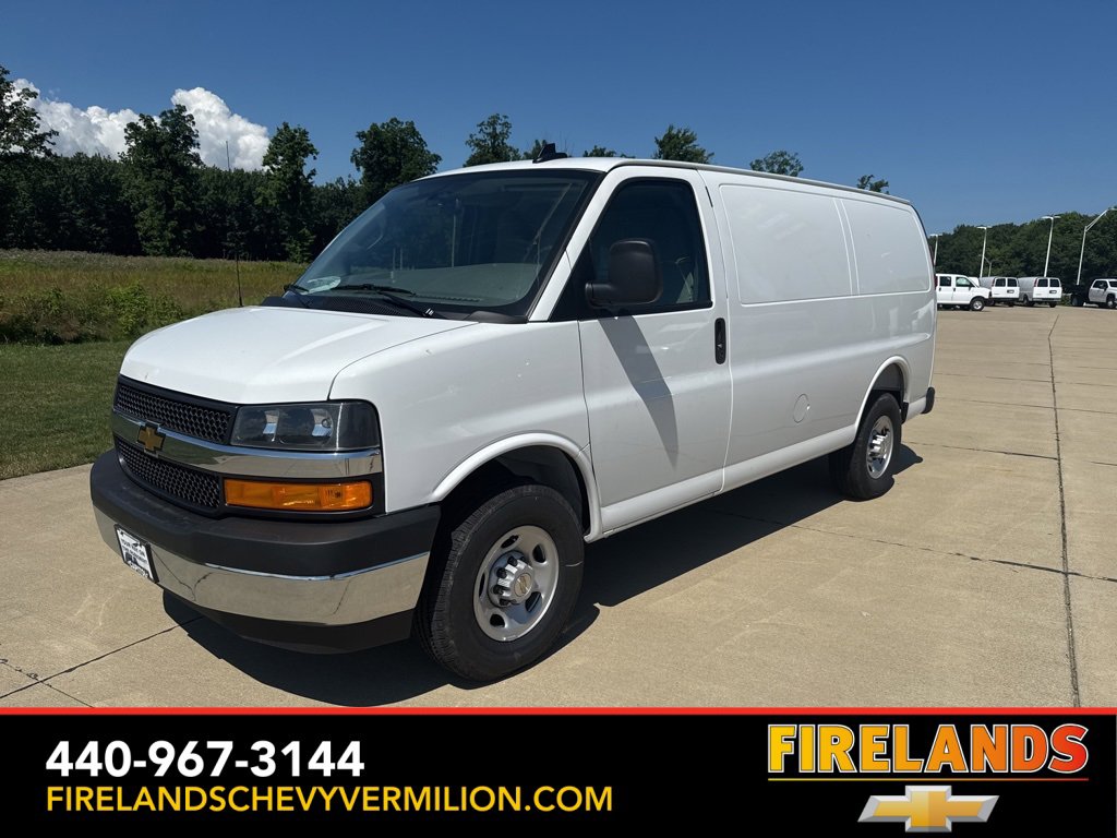2025 Chevrolet Express Cargo Work Van's photo