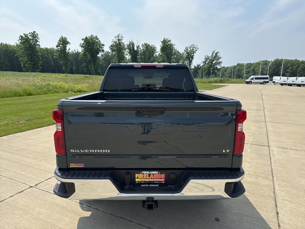 2025 Chevrolet Silverado 1500 LT photo 4
