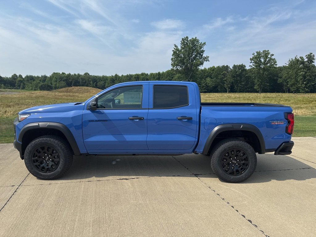 2026 Chevrolet Colorado Trail Boss photo 2