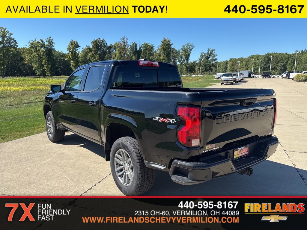2023 Chevrolet Colorado LT photo 3