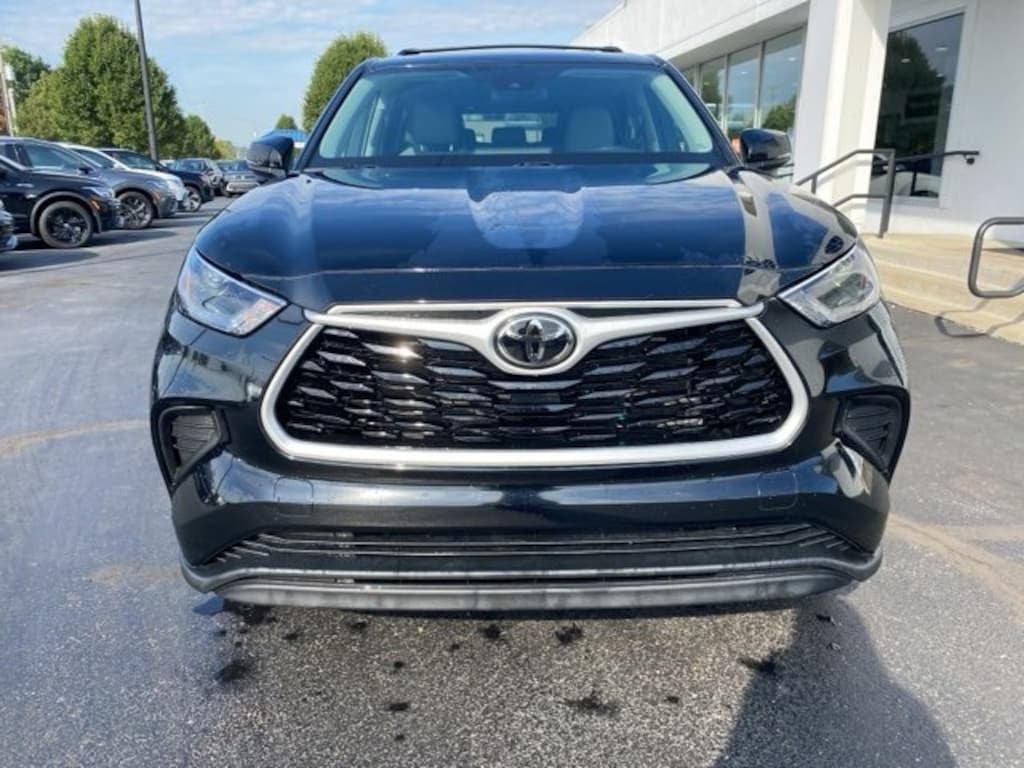 Used 2023 Toyota Highlander L SUV