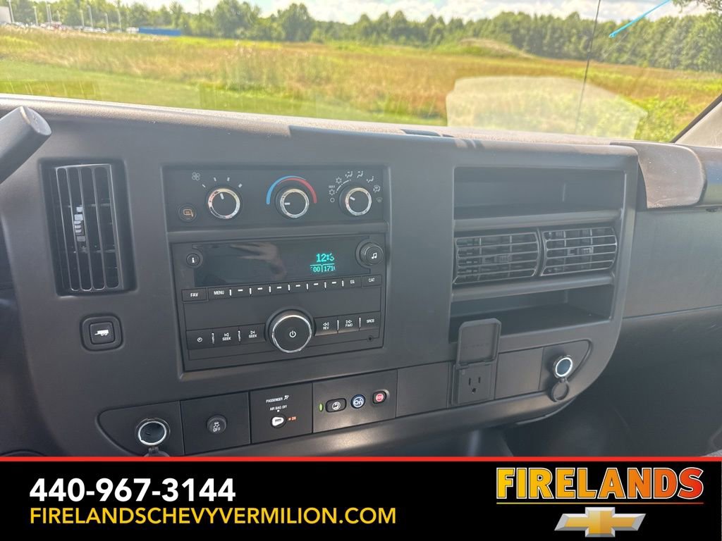 2025 Chevrolet Express Cargo Work Van - Photo 20